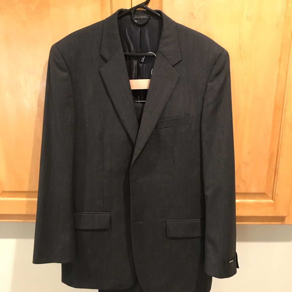 Alfani Men’s Suit New w/Tags 42L x 36W Charcoal
