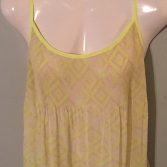 XL•Vera Wang Yellow Aztec Print Flowy Top - Picture 5 of 6