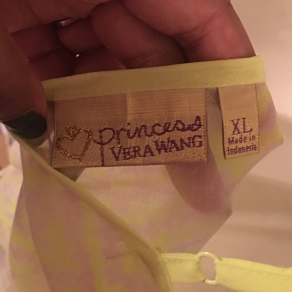 XL•Vera Wang Yellow Aztec Print Flowy Top - Picture 6 of 6