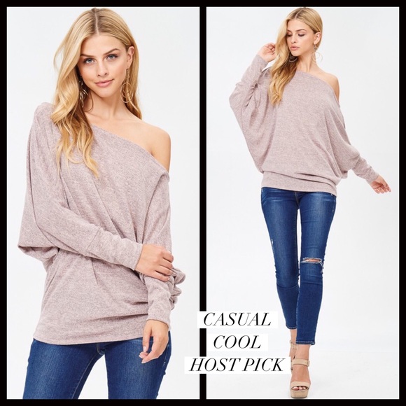 Sweaters - 1 LEFT‼️Off the Shoulder  Sweater