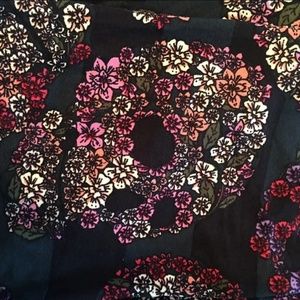 LuLaRoe Halloween Floral Skulls Leggings