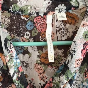 Lauren Conrad floral blouse size medium