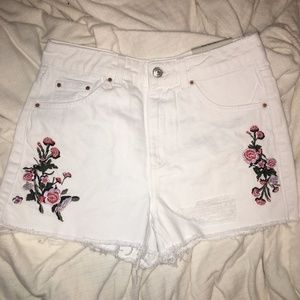 TOPSHOP embroidered high waisted MOM jean shorts