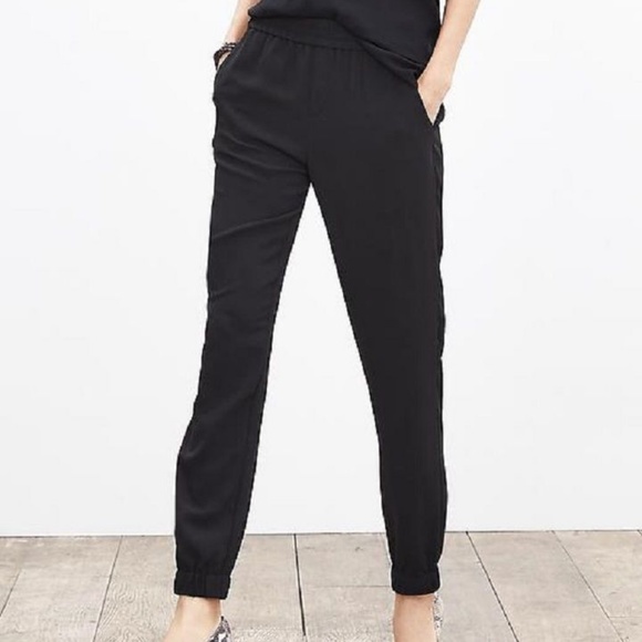 Banana Republic Pants - Banana Republic Cropped Joggers
