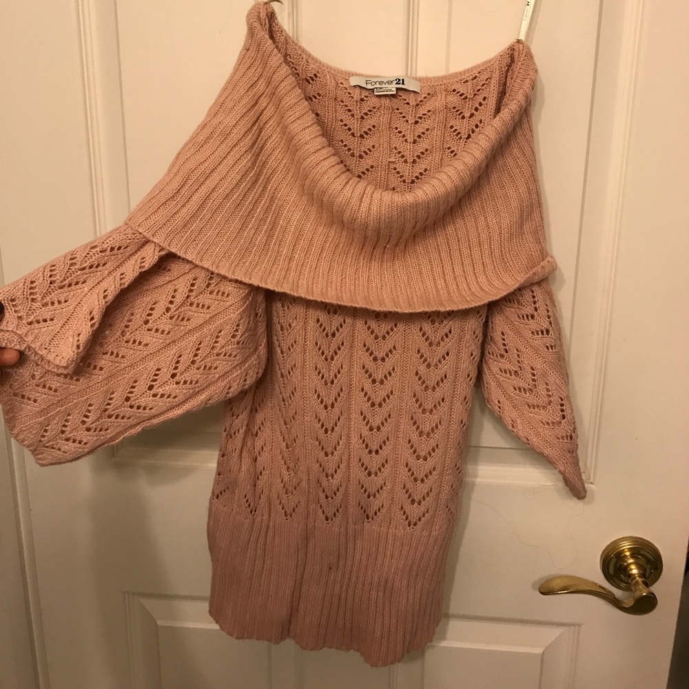 OFF SHOULDER SWEATER