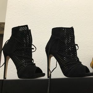Steve Madden lace up mid booties