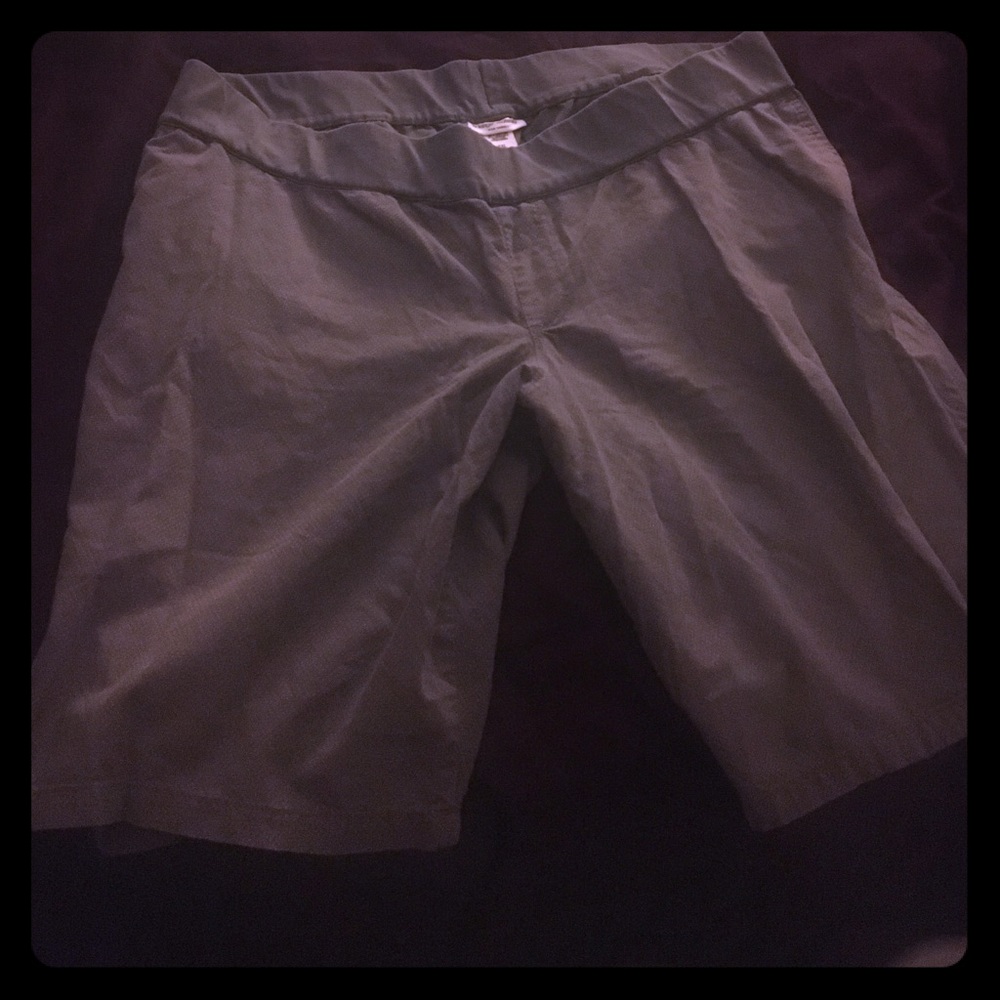 Liz Lange maternity shorts