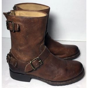 NWT Frye Veronica Back Zip Short Boot