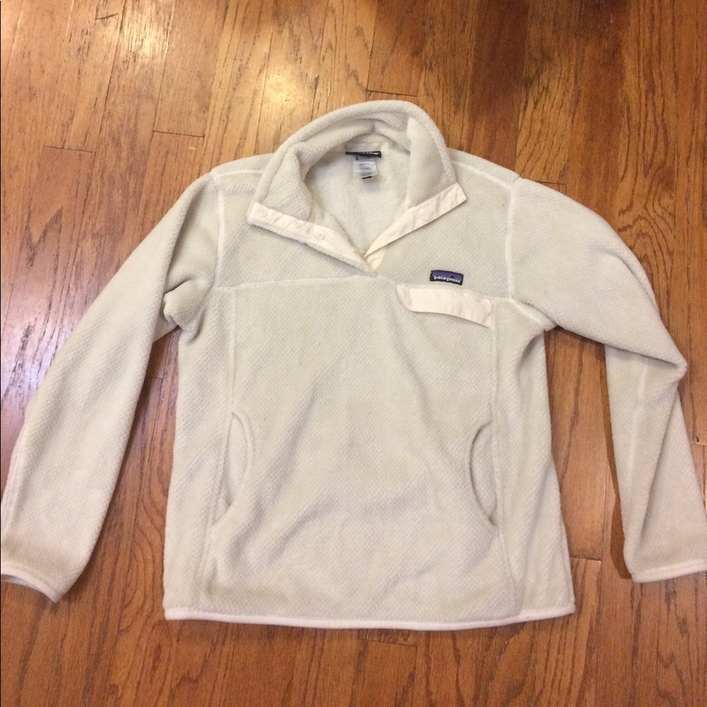 White Patagonia fleece pullover
