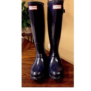 Size 6 Navy Hunter Boots