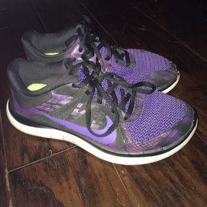 Purple nike 4.0 free runs