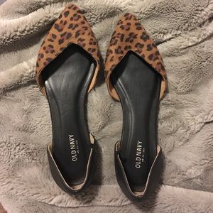 Old Navy cheetah pointed toe flats size 9
