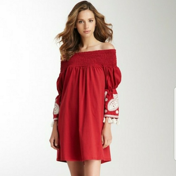 Vava by Joy Han Dresses & Skirts - LAST 1!! Designer Off Shoulder dress