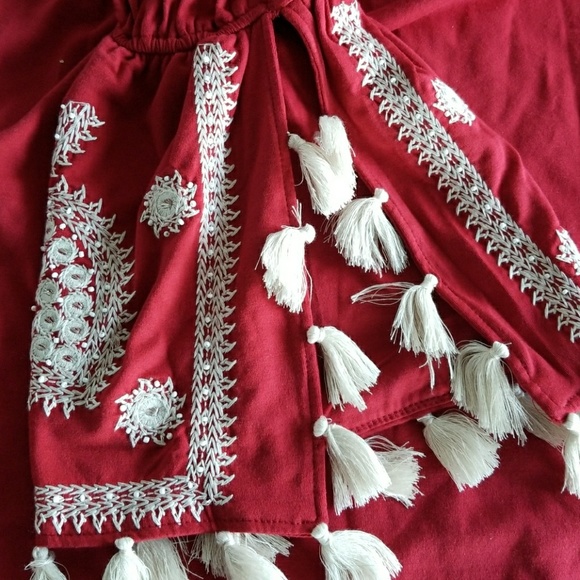 LAST 1!! Designer Off Shoulder dress - Picture 4 of 4