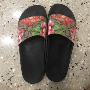 AUTHENTIC Gucci slides size 10