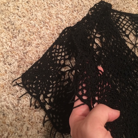 The Limited crocheted top with beads size medium - Picture 3 of 5