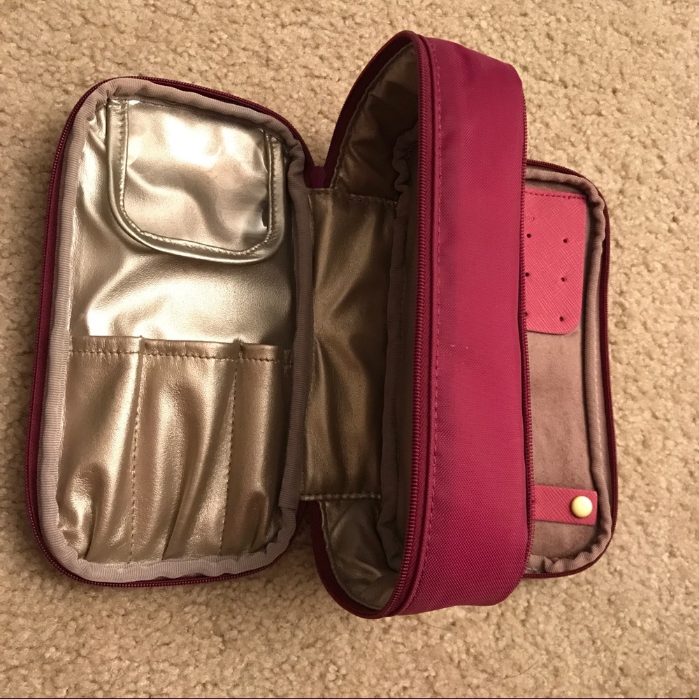 Makeup and jewelry zippered travel bag