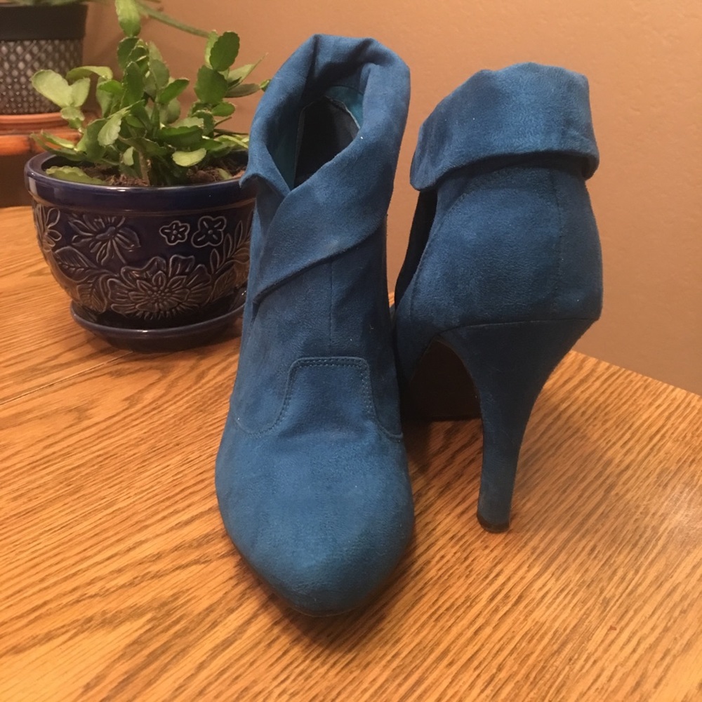 Gorgeous Blue Booties