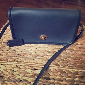 Vintage authentic Coach "Dinky" black leather bag
