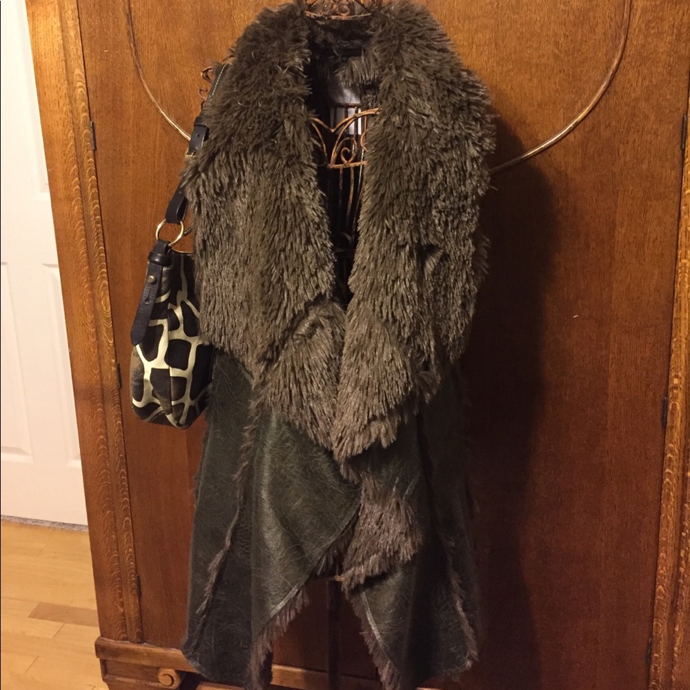 NWT Sz L Hot and delicious brand Western  vest