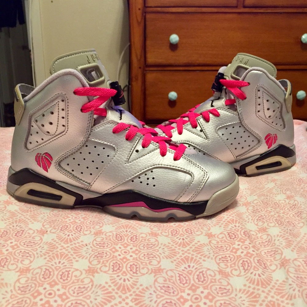 Air Jordan 6 Retro "Valentines Day” Size 5Y