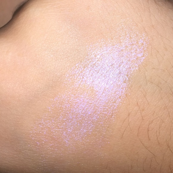 Milk Makeup Holographic Highlighter - Picture 2 of 2