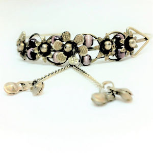 Darling *flower power* bracelet w/ miracle beads