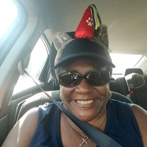 Meet your Posher, Lorna