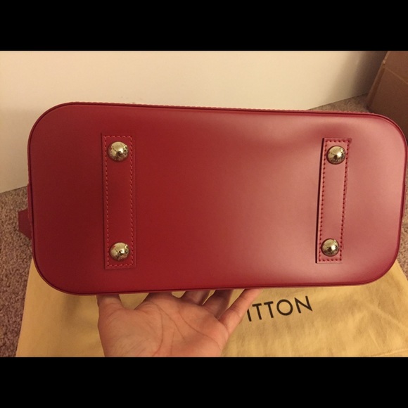 🔴SOLD🔴AUTHENTIC! Louis Vuitton Epi Alma PM - Picture 3 of 8