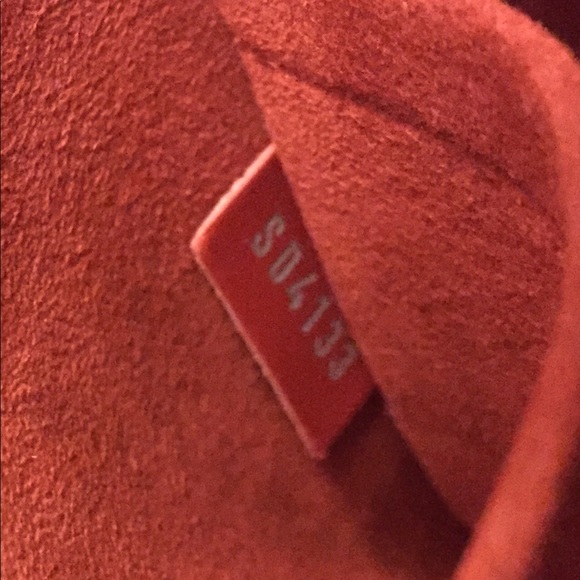 🔴SOLD🔴AUTHENTIC! Louis Vuitton Epi Alma PM - Picture 7 of 8