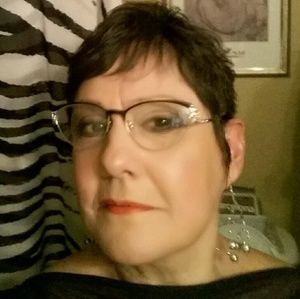 Meet your Posher, Debra