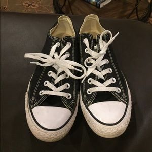 Black converses!!!