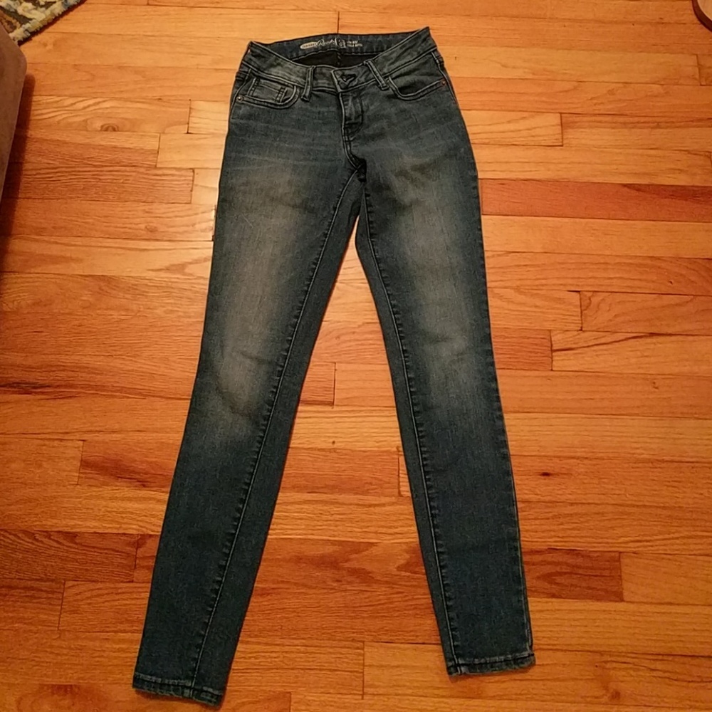 LAST CHANCE- FINAL PRICE! Medium wash skinny jeans