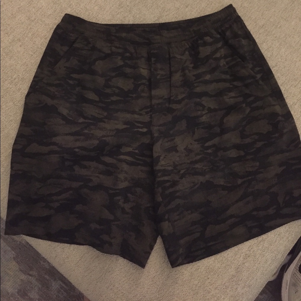 XL Lululemon shorts- never worn