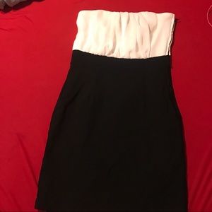 White and black classy Guess dress