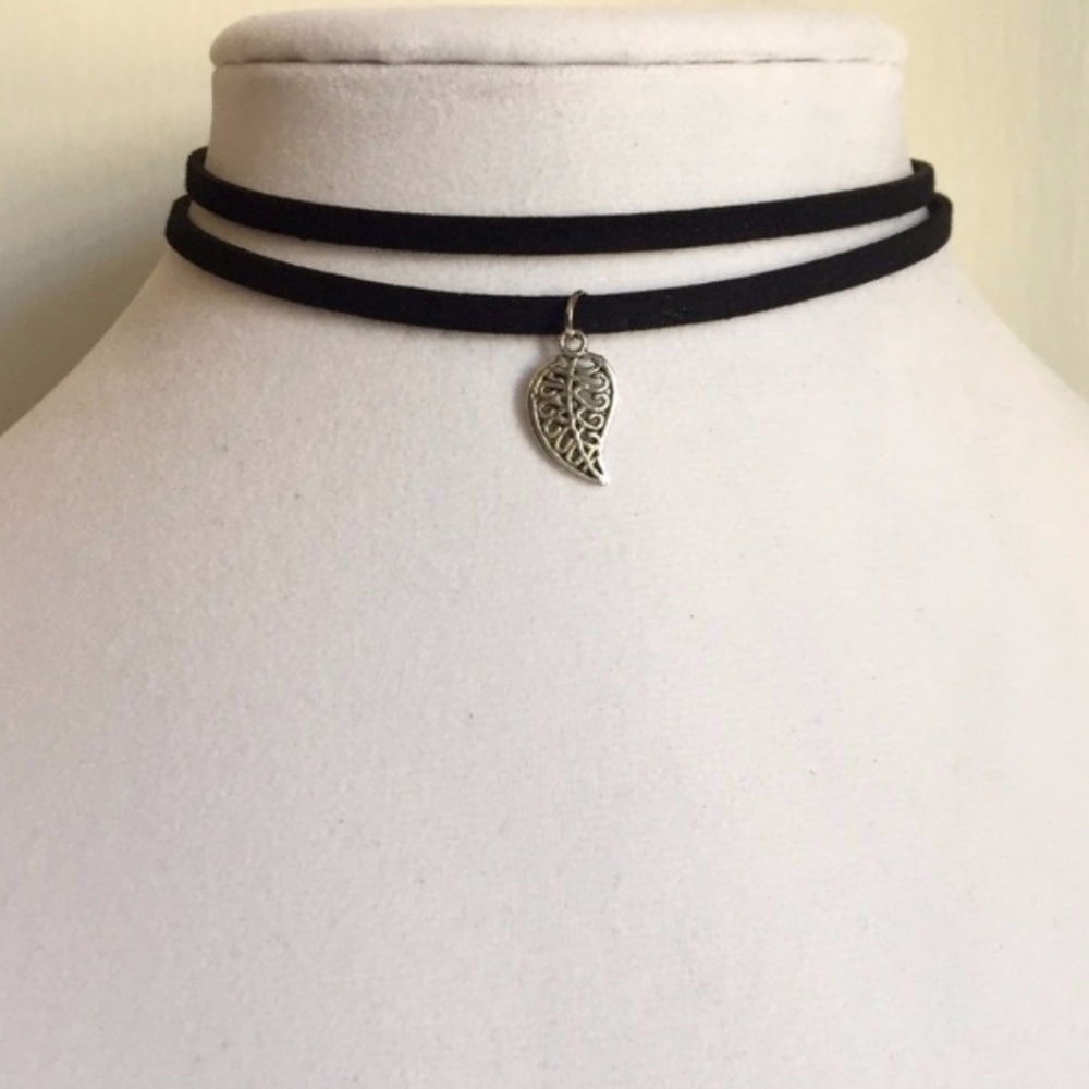 Leaf Choker