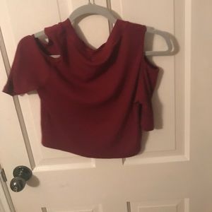 Maroon open shoulder short sleeve crop top
