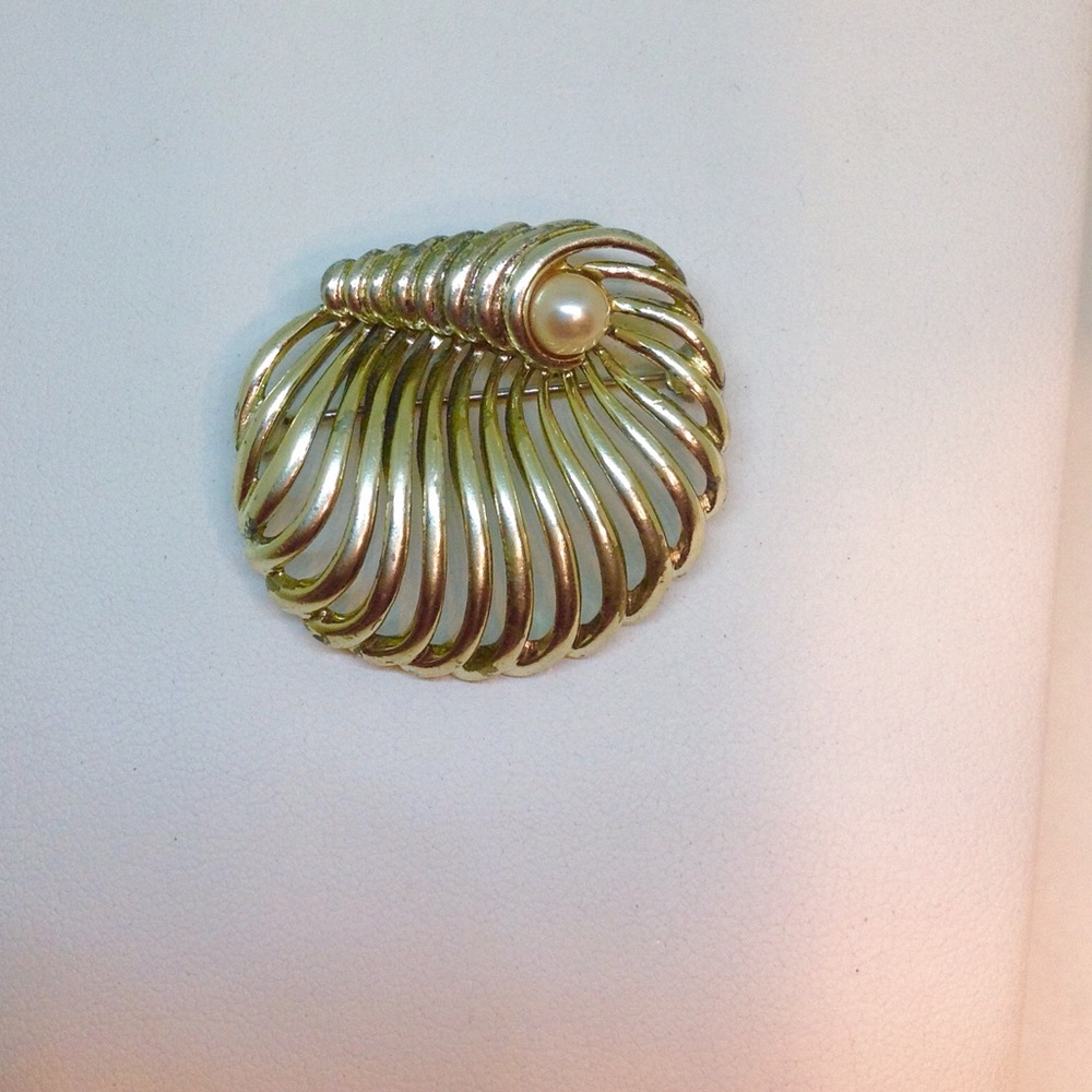 MARBOUX Gold tone Brooch Pin With Faux Pearl