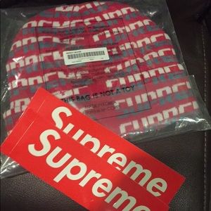 Supreme repeat beanie