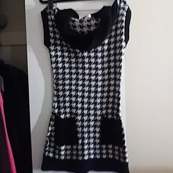 Sweaters - Cowl necked black and white houndstooth sweater