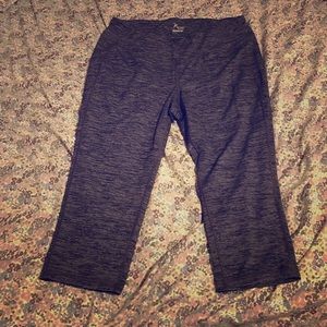 XXL Old Navy Go-Dry Workout Capris