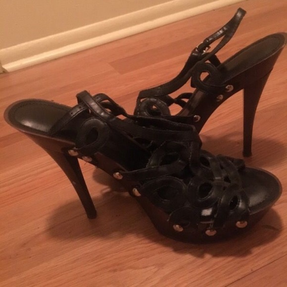 Jessica Simpson - Picture 1 of 2