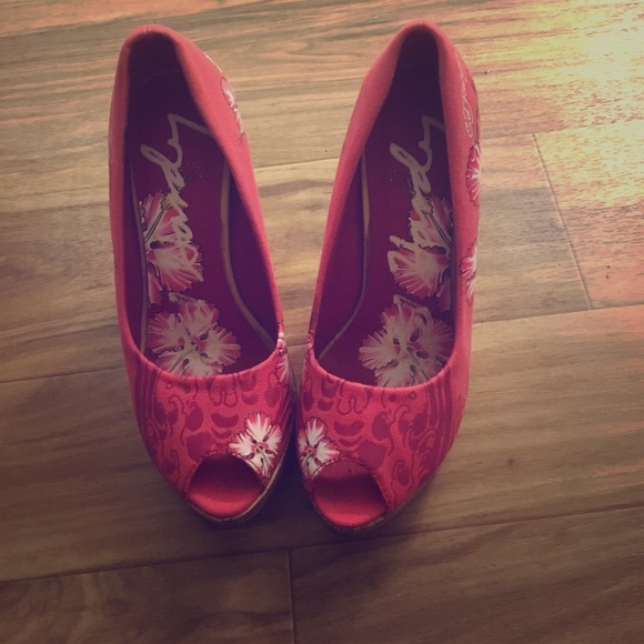 Platform heels! - Picture 1 of 2