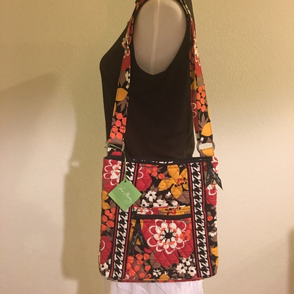 Vera Bradley Handbags - New With Tag Vera Bradley Hipster Purse