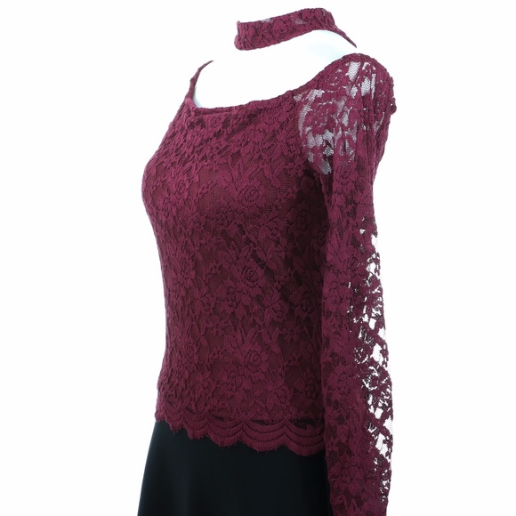 🔥FIRE SALE🔥Burgundy Lace Choker Long Sleeve Top - Picture 3 of 7