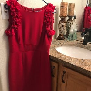 Gorgeous red body con dress!