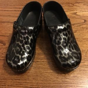 Grey/black Patent Leopard Dansko