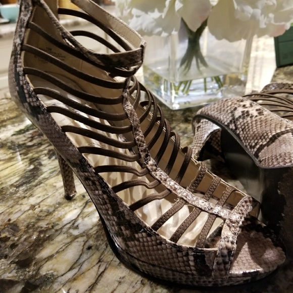 Shoes - Picture 4 of 5