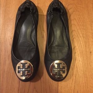 Tory Burch Reva Flats in Silver 🖤