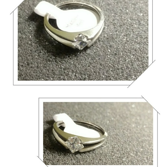 GORGEOUS BRAND NEW SIZE 9 STAINLESS STEEL RING